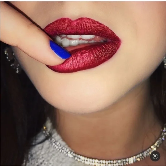 Jeffree Star Poinsettia Velour Liquid Lipstick NIB - Picture 2 of 8